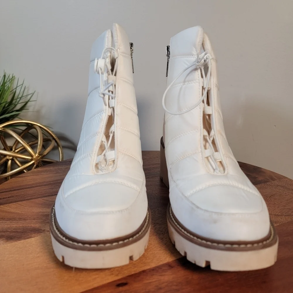 Blondo Daisy White Quilted Waterproof Ankle Boots Size 10
